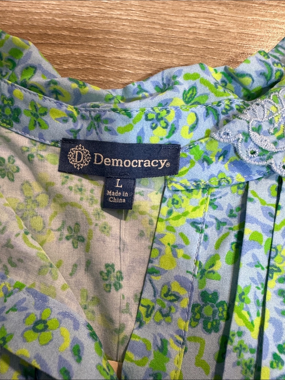Democracy Sleeveless Scallop-Hem Floral Embroidered Top in Light Blue & Greens - Picture 4 of 9
